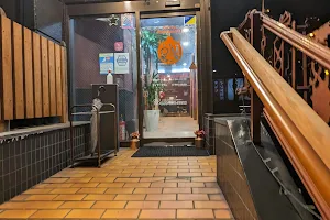 オム 日明店 image