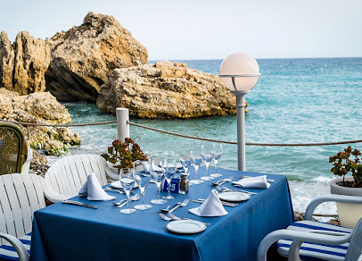 Restaurante El Náutico Beach Club - Pl. Balcón de Europa, 1, 29780 Nerja, Málaga, Spain