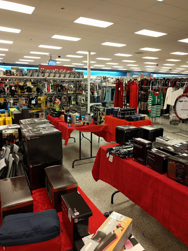 Clothing Store «Ross Dress for Less», reviews and photos, 3701 Truxel Rd, Sacramento, CA 95834, USA