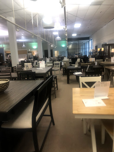 Furniture Store «Value City Furniture», reviews and photos, 800 Thruway Plaza Dr, Cheektowaga, NY 14225, USA