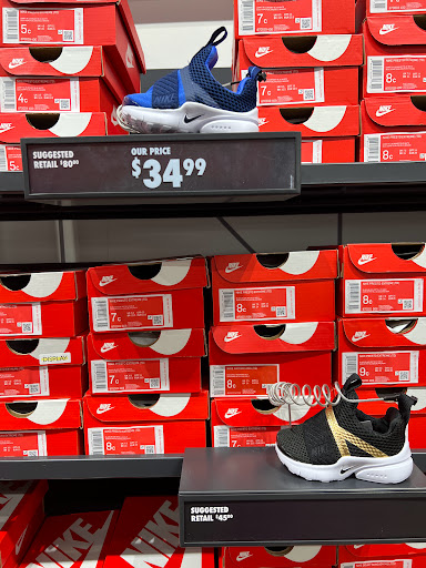 Sporting Goods Store «Nike Factory Store», reviews and photos, 8510 S Cottage Grove Ave, Chicago, IL 60619, USA