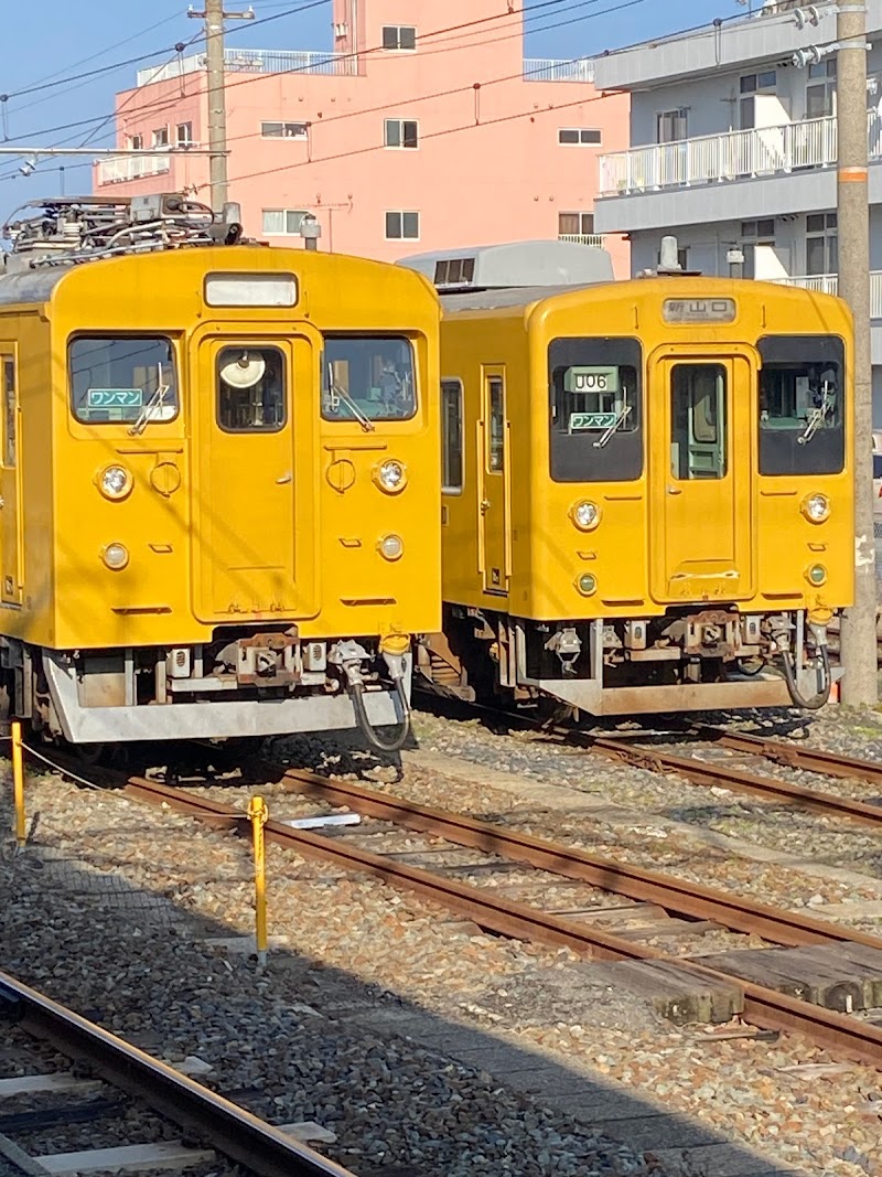 宇部新川駅前駐輪場