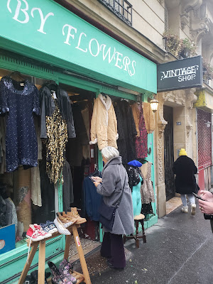By Flowers à Paris