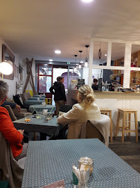 Atmosphère du Restaurant Akeita Coffee à Saint-Jean-de-Luz - n°7