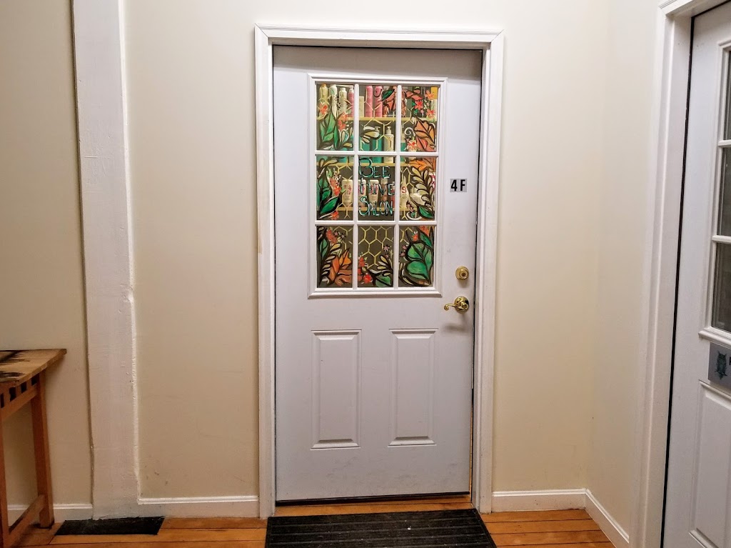 Bee Hive Salon 06378