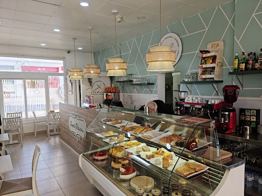 Vânia - Patisserie and Snack-Bar no Quarteira, Faro