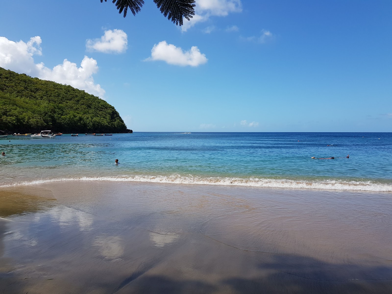 Photo de Anse Dufour avec petite baie