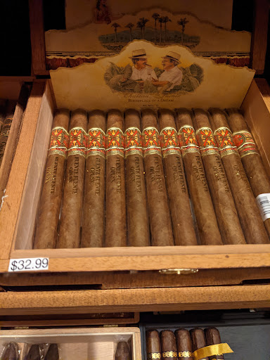 Tobacco Shop «La Casa Cigars and Lounge - Retail», reviews and photos, 1502 Randolph Street #100, Detroit, MI 48226, USA