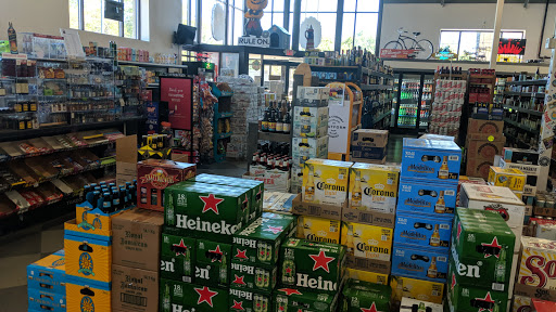Liquor Store «Shoregate Beverage & Liquor», reviews and photos, 30498 Lakeshore Blvd, Willowick, OH 44095, USA