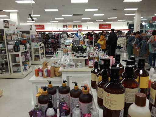 Department Store «T.J. Maxx & HomeGoods», reviews and photos, 105 Middlesex Ave, Somerville, MA 02145, USA
