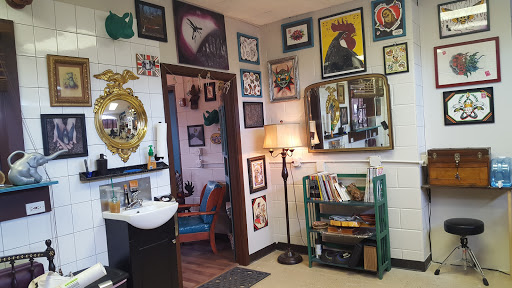 Tattoo Shop «Hydra Electric Tattoo», reviews and photos, 317 Green Bay Rd, Highwood, IL 60040, USA
