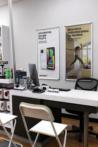 Telecommunications Service Provider «Verizon Authorized Retailer - IM Wireless», reviews and photos, 15 Franklin Village Drive, Franklin, MA 02038, USA