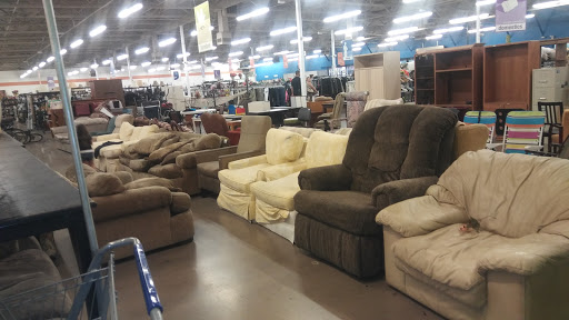 Thrift Store «Thunderbird & Scottsdale Goodwill Retail Store & Donation Center», reviews and photos, 14202 N Scottsdale Rd, Scottsdale, AZ 85254, USA