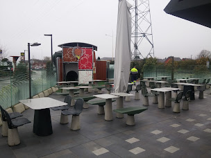 Photo n°20 de McDonald's à Saint-Étienne-du-Rouvray ()