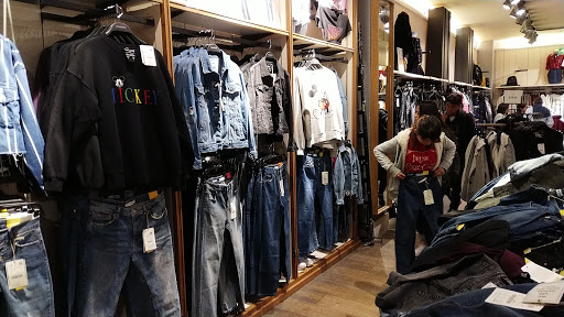 Pull And Bear Quito