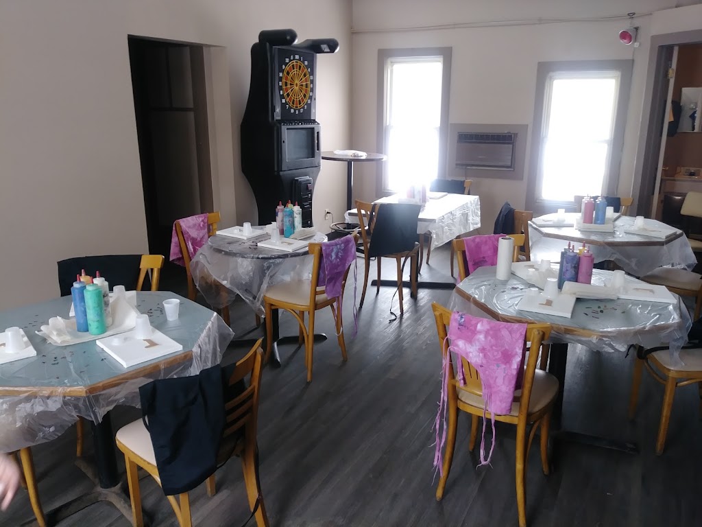 Reco's Roadhouse 60424