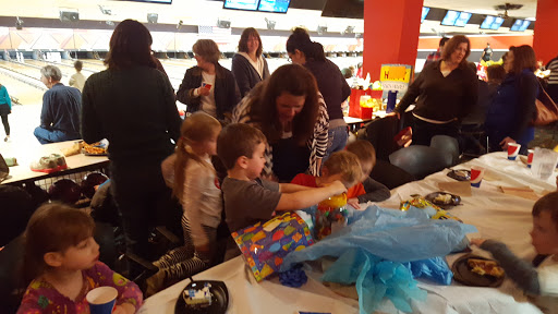 Bowling Alley «AMF Fairview Lanes», reviews and photos, 1407 Fairport Rd, Fairport, NY 14450, USA