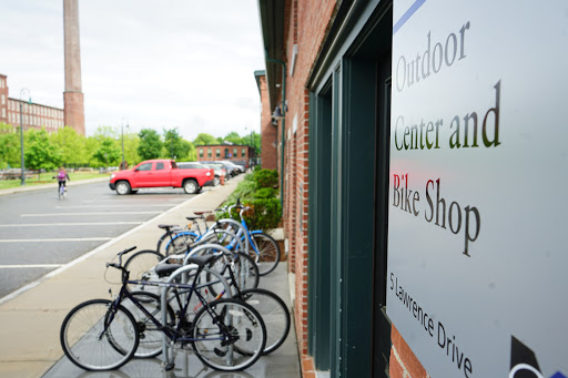 UMass Lowell Bike Shop, 292 Aiken St, Lowell, MA 01854, USA, 