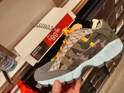 Clothing Store «Nike Factory Store», reviews and photos, 2200 Tanger Blvd #735, Washington, PA 15301, USA