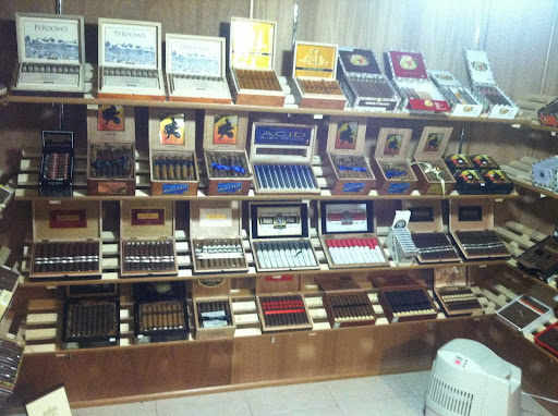 Tobacco Shop «Gravitate Smoke Shop», reviews and photos, 7345 E Shoeman Ln, Scottsdale, AZ 85251, USA