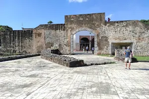 Puerta de Las Reales Atarazanas image