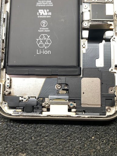 Cell Phone Store «Cracked Myphone Cellphone & Computer Repair IPhone Repair Tablet Repair», reviews and photos, 5519 South St, Lakewood, CA 90713, USA