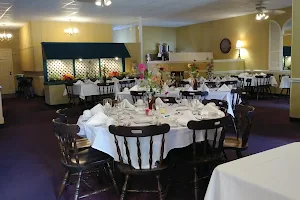 Four Oaks Restaurant & Lounge image