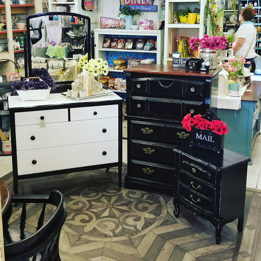 Antique Store «A Corner Cottage», reviews and photos, 895 Conner St, Noblesville, IN 46060, USA