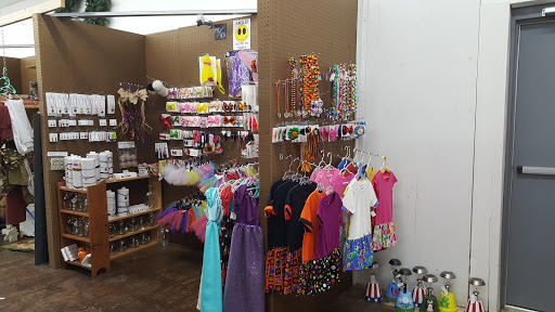 Outlet Mall «Finders Keepers Traders Outlet Mall», reviews and photos, 740-784 Chelsa Dr, Madisonville, KY 42431, USA