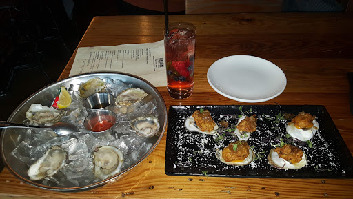Union District Oyster Bar & Lounge