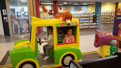 Shopping Mall «Golf Mill Shopping Center», reviews and photos, 239 Golf mill Center, Niles, IL 60714, USA