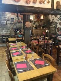 Atmosphère du Restaurant La Ferme de Livarat Girard Cedric à Pradelles - n°7