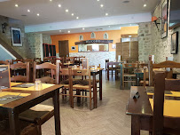 Atmosphère du Crêperie La Caverne des Artistes, restaurant-crêperie. à Crespières - n°2