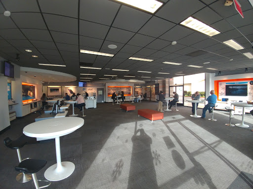 Cell Phone Store «AT&T», reviews and photos, 180 N Moorpark Rd, Thousand Oaks, CA 91360, USA