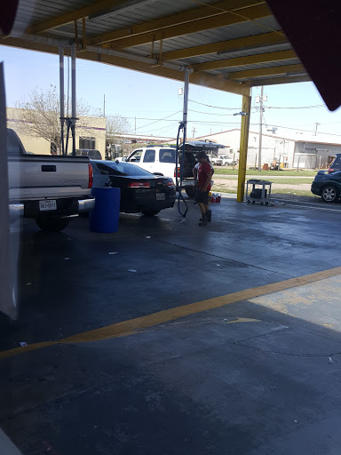Carwash Plus en Brownsville