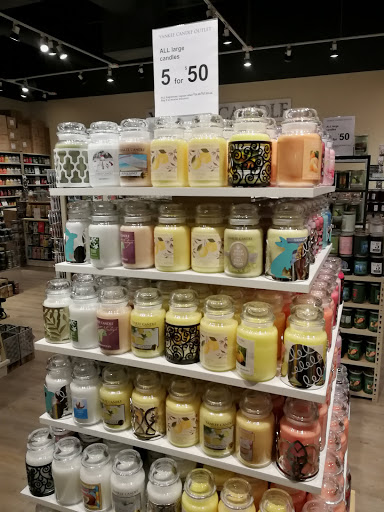 Shopping Mall «Orlando Outlet Marketplace», reviews and photos, 5269 International Dr, Orlando, FL 32819, USA