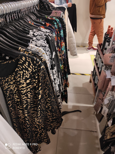 Tiendas para comprar pantalones cuadros mujer Lima