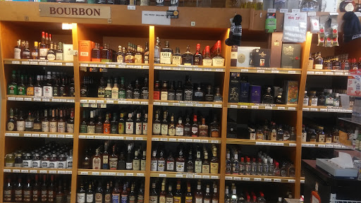 White Center Liquor, 9822 15th Ave SW, Seattle, WA 98106, USA, 