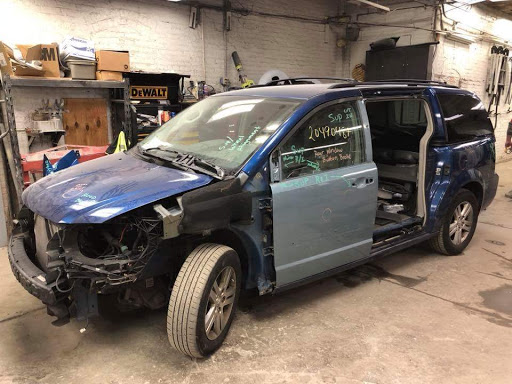 Auto Body Shop «Kustom Kolors Paint & Collision», reviews and photos, 3190 W 43rd St, Cleveland, OH 44109, USA