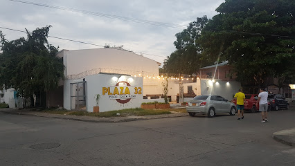 Plaza 32 - Food Truck Park - Cl. 32 #1290, Montería, Córdoba, Colombia