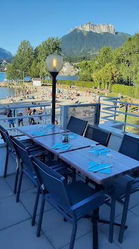 Atmosphère du Restaurant français Restaurant Chez nous à la plage à Saint-Jorioz - n°2