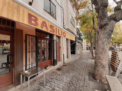 Bar Basilio - Pl. la Corredera, 15, 40400 El Espinar, Segovia, Spain