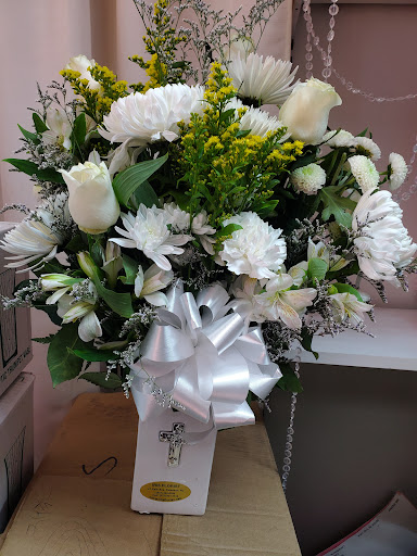 Florist «Iris Florist», reviews and photos, 21 Park Ave, Paterson, NJ 07501, USA