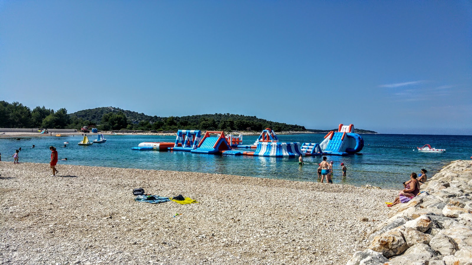 Foto von Grgic beach mit schmutzig Sauberkeitsgrad