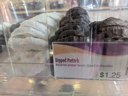 Ice Cream Shop «Cold Stone Creamery», reviews and photos, 14550 Clay Terrace Blvd #105, Carmel, IN 46032, USA