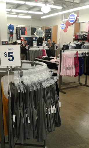 Clothing Store «Old Navy», reviews and photos, 1232 3rd Street Promenade, Santa Monica, CA 90401, USA