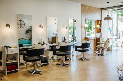 Lovely Hair - Salón de Peluquería orgánico en Villanueva de La Cañada, Madrid