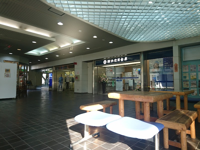 横浜銀行 金沢産業センタ−支店