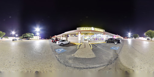 Gym «Planet Fitness - Dallas (Westmoreland), TX», reviews and photos, 3200 Falls Dr, Dallas, TX 75211, USA