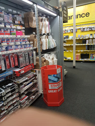 Office Supply Store «Staples», reviews and photos, 24-41 31st St, Astoria, NY 11102, USA